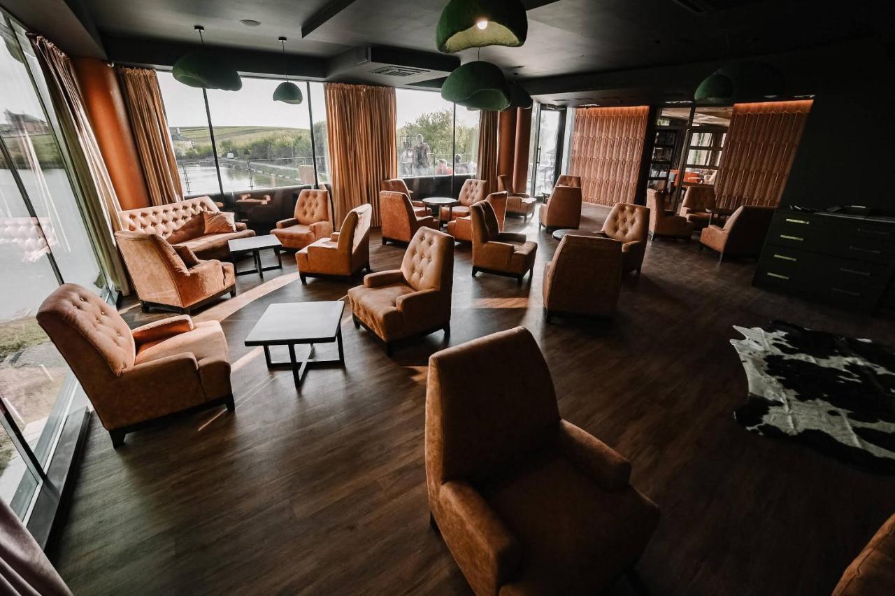 Park Hotel Switzerland Obariv Luaran gambar